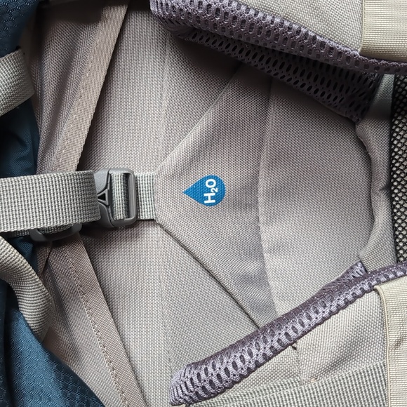 Osprey Women's Ariel 65L Backpack Deep Blue Grey Hiking Backpacking - Picture 8 of 16